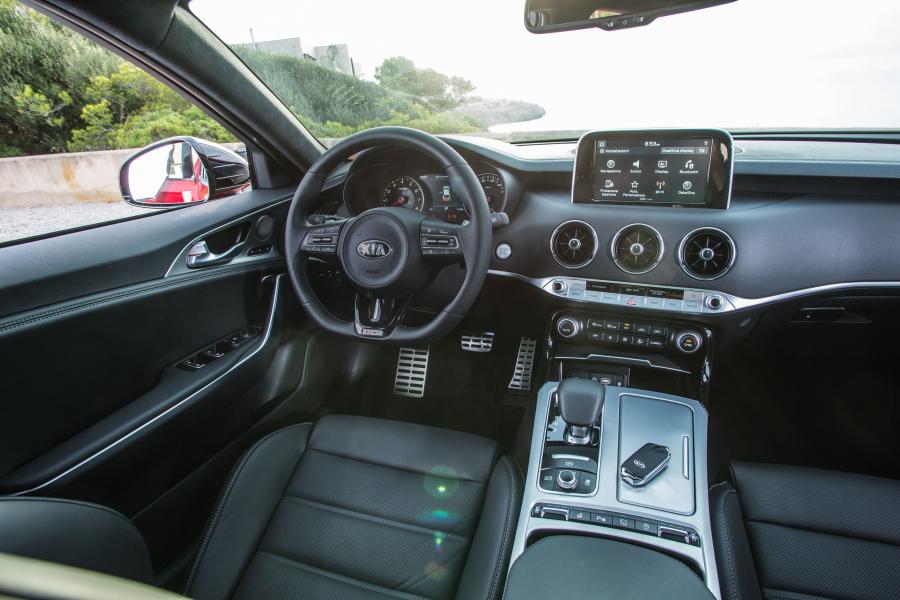 Интерьер Kia Stinger GT (CK) 2017 года  (WW) (фото 92 из 106)